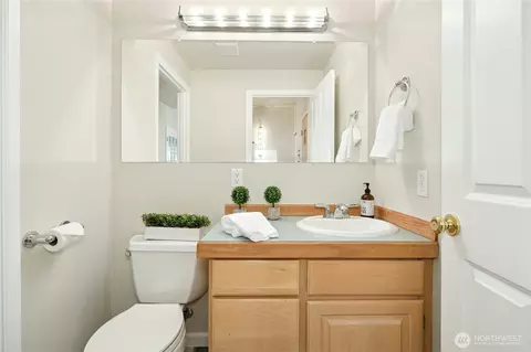 Bath - 9821 NE Riverbend Dr #C 102, Bothell, WA 98011 photo 6 of 6
