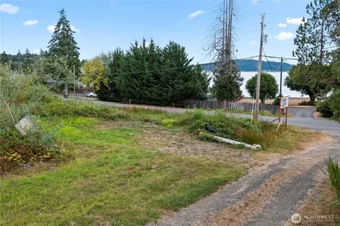 21431 N Us Hwy 101, Hoodsport, WA 98548