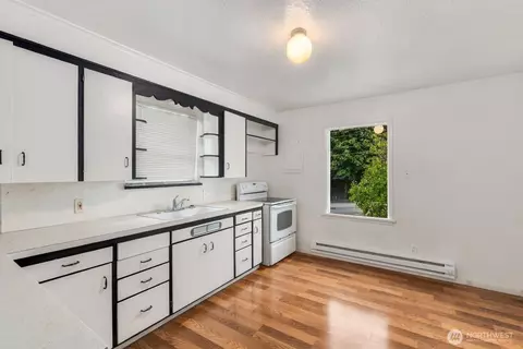 Kitchen - 5816 Fleming St, Everett, WA 98203 photo 2 of 4