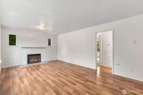 Living - 5816 Fleming St, Everett, WA 98203 photo 4 of 9