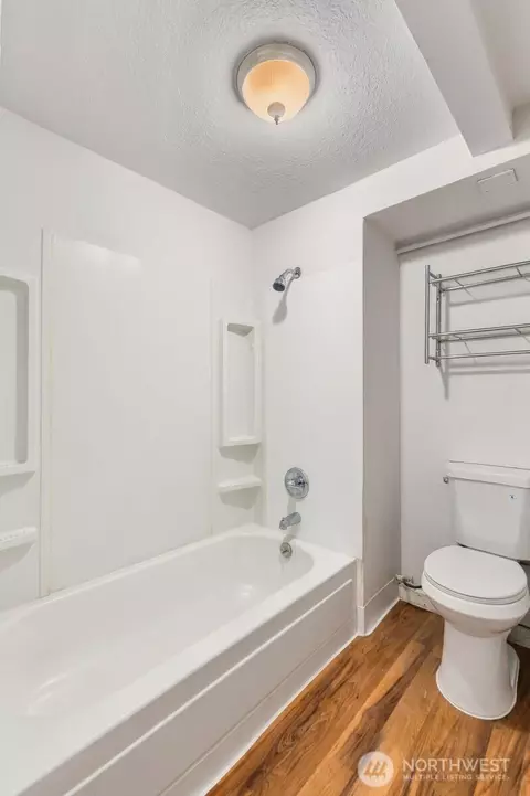 Bath - 5816 Fleming St, Everett, WA 98203 photo 2 of 3