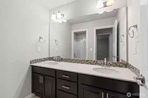 Bath - 18728 42nd Ave SE, Bothell, WA 98012 photo 5 of 6