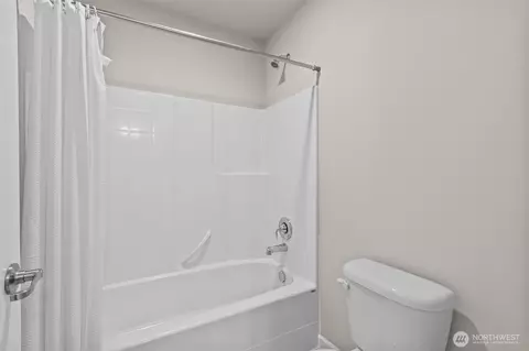 Bath - 18728 42nd Ave SE, Bothell, WA 98012 photo 6 of 6
