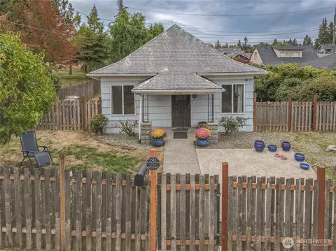 1129 S 61st St, Tacoma, WA 98408