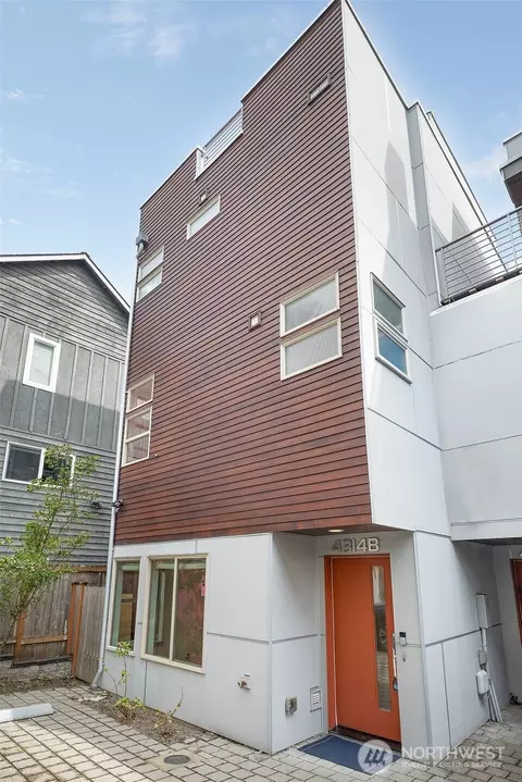 4314 Whitman Ave N #B, Seattle, WA 98103