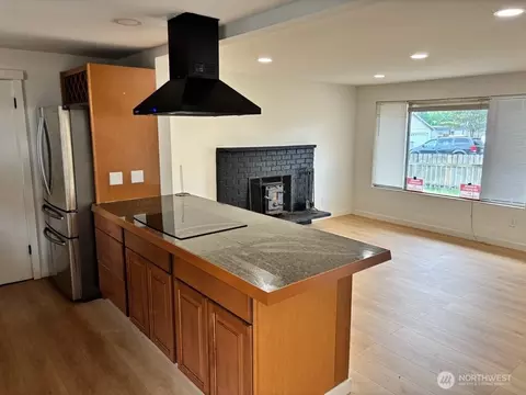 Living - 3103 26th St S, Everett, WA 98201 photo 1 of 3
