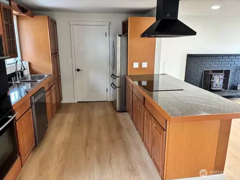 Kitchen - 3103 26th St S, Everett, WA 98201 photo 3 of 3