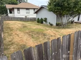 Exterior - 3103 26th St S, Everett, WA 98201 photo 3 of 5