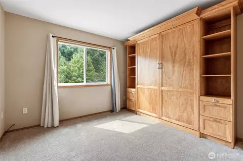 Bedroom - 220 Moonlight Dr, Sequim, WA 98382 photo 2 of 4