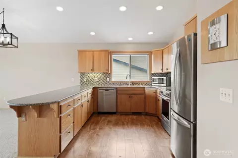 Kitchen - 220 Moonlight Dr, Sequim, WA 98382 photo 2 of 3