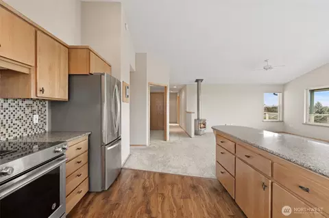 Kitchen - 220 Moonlight Dr, Sequim, WA 98382 photo 3 of 3