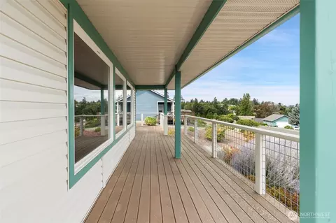 Exterior - 220 Moonlight Dr, Sequim, WA 98382 photo 4 of 5