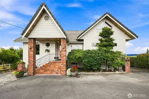 Exterior - 202 Alverson Blvd, Everett, WA 98201 photo 2 of 6