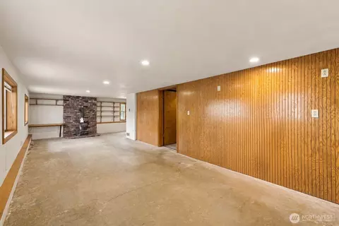 Living - 202 Alverson Blvd, Everett, WA 98201 photo 3 of 3