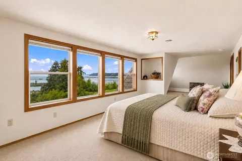 Bedroom - 202 Alverson Blvd, Everett, WA 98201 photo 2 of 3