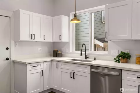 Kitchen - 2007 S Main St, Seattle, WA 98144 photo 2 of 3