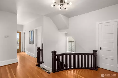 Entry Way - 2007 S Main St, Seattle, WA 98144 photo 4 of 5