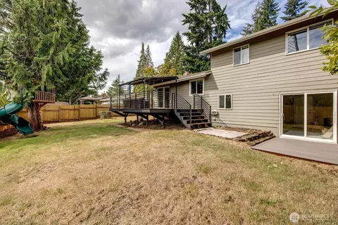 Exterior - 17323 26th Ave SE, Bothell, WA 98012 photo 5 of 7