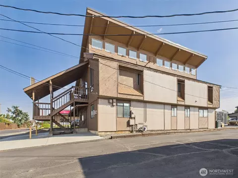 Exterior - 512 Cedar St, Walla Walla, WA 99362 photo 4 of 9