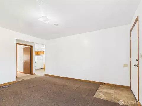 Living - 512 Cedar St, Walla Walla, WA 99362 photo 3 of 5
