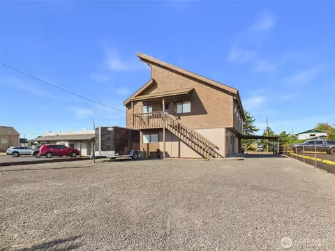 Exterior - 512 Cedar St, Walla Walla, WA 99362 photo 6 of 9