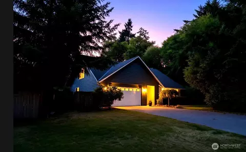 14203 NE 63rd Ct, Redmond, WA 98052