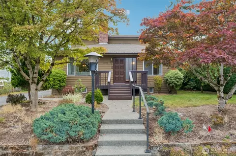13742 39th Ave NE, Seattle, WA 98125