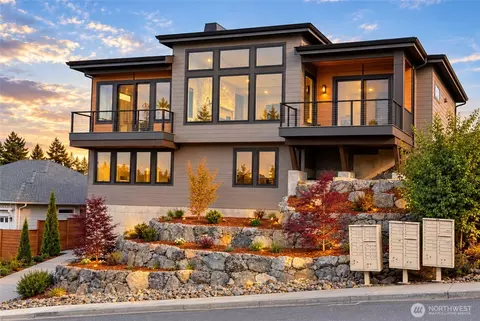 3913 Rock Ridge Pkwy, Anacortes, WA 98221