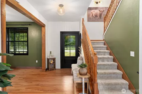 Entry Way - 38900 310th Ave SE, Enumclaw, WA 98022 photo 2 of 4