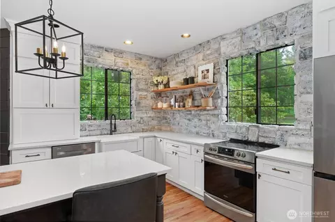 Kitchen - 38900 310th Ave SE, Enumclaw, WA 98022 photo 5 of 5