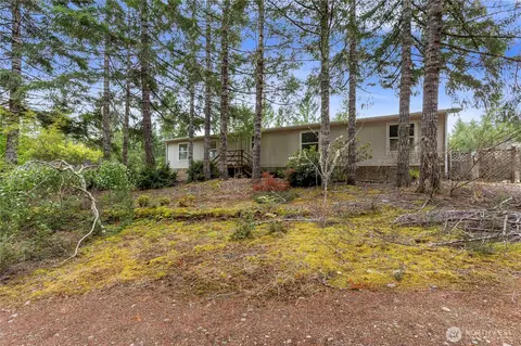 910 NE Tahuya River Rd, Tahuya, WA 98588