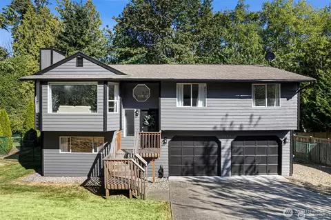 7594 Falcon Pl NE, Bremerton, WA 98311