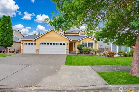 1952 SW 352nd St, Federal Way, WA 98023