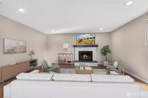 Living - 19032 86th Ave NE, Bothell, WA 98011 photo 3 of 4