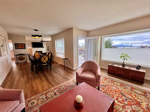 701 11th St #101, Bellingham, WA 98225