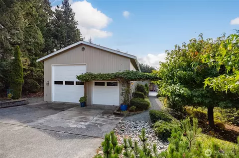 Exterior - 100 Samish Pl, La Conner, WA 98257 photo 4 of 7
