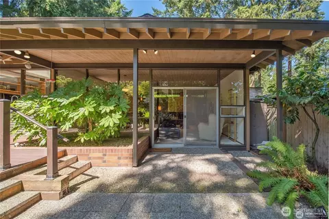 7443 NE 123rd Pl, Kirkland, WA 98034