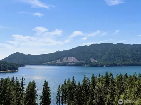 150 N Potlatch Dr N, Hoodsport, WA 98548
