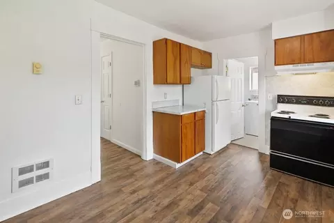 Kitchen - 1911 17th St, Everett, WA 98201 photo 1 of 3