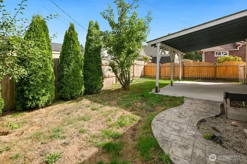 Exterior - 1911 17th St, Everett, WA 98201 photo 5 of 6