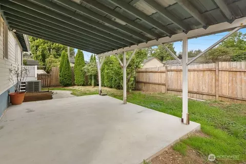 Exterior - 1911 17th St, Everett, WA 98201 photo 4 of 6
