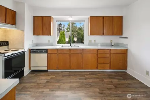 Kitchen - 1911 17th St, Everett, WA 98201 photo 3 of 3