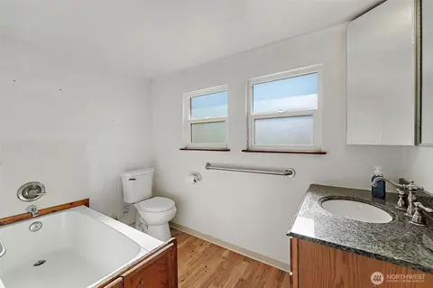 Bath - 312 Taylor St SW, Orting, WA 98360 photo 2 of 2