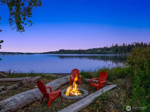 10737 NE West Kingston Rd, Kingston, WA 98346