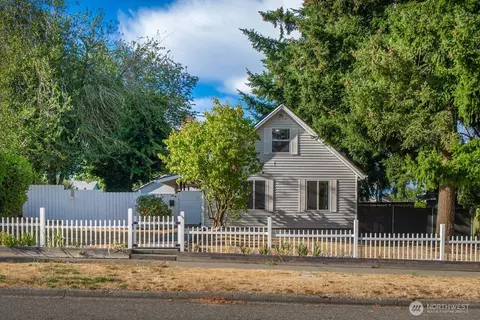 821 E 60th St, Tacoma, WA 98404