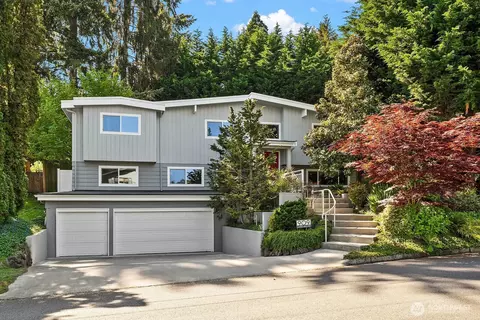 909 110th Ave SE, Bellevue, WA 98004