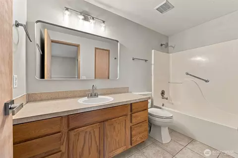 Bath - 22422 45th Ave E, Spanaway, WA 98387 photo 2 of 2