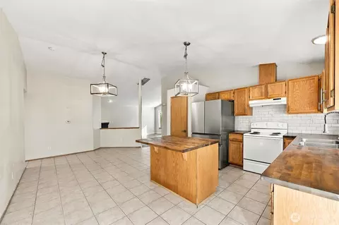 Kitchen - 22422 45th Ave E, Spanaway, WA 98387 photo 1 of 1
