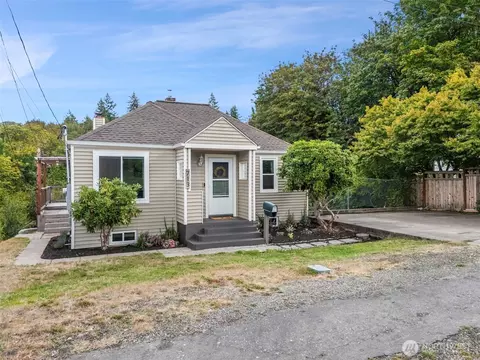 713 Hull Ave, Port Orchard, WA 98366