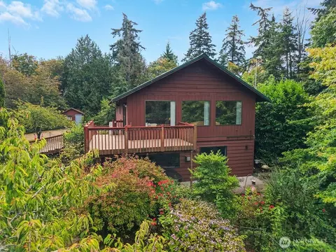 73 Ponderosa Pl, Nordland, WA 98358